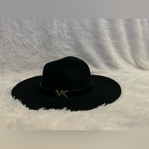 Michael Kors Black Hat with Gold Logo - Picture 1 of 1